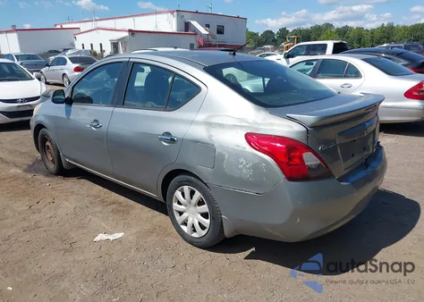 2013 Nissan Versa S/S Plus/Sv/Sl z USA, uszkodzony, nr VIN 3N1CN7AP3DL884045